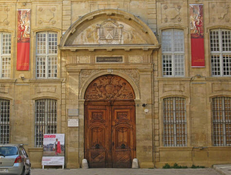Decorative Arts Museum in Aix - Musee de Tapisseries